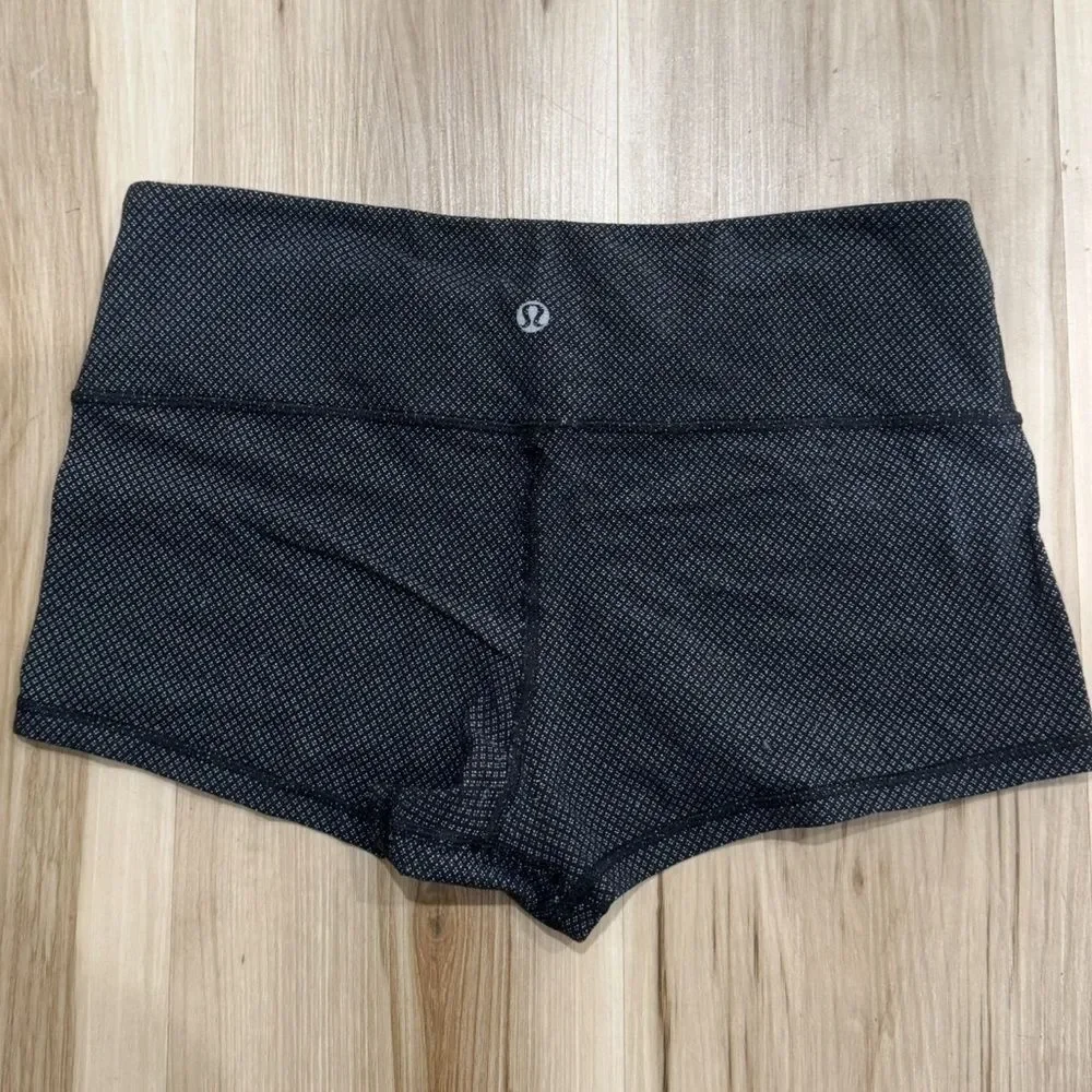 Lululemon Low Rise Boogie Shorts Athletic Women’s 6